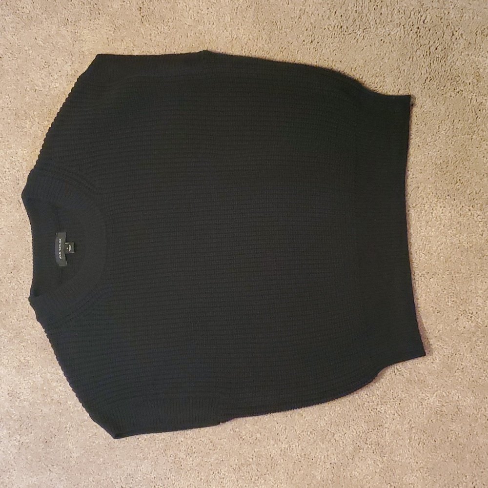 Ann Taylor Black Sleeveless Sweater Size Medium